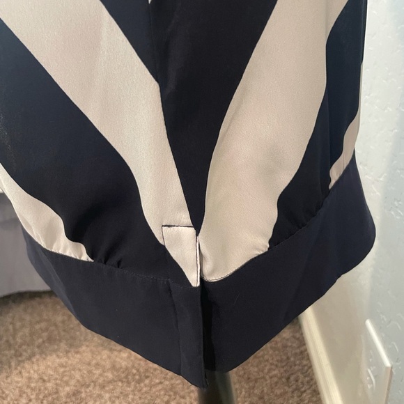 Ann Taylor Blouse - Picture 3 of 9